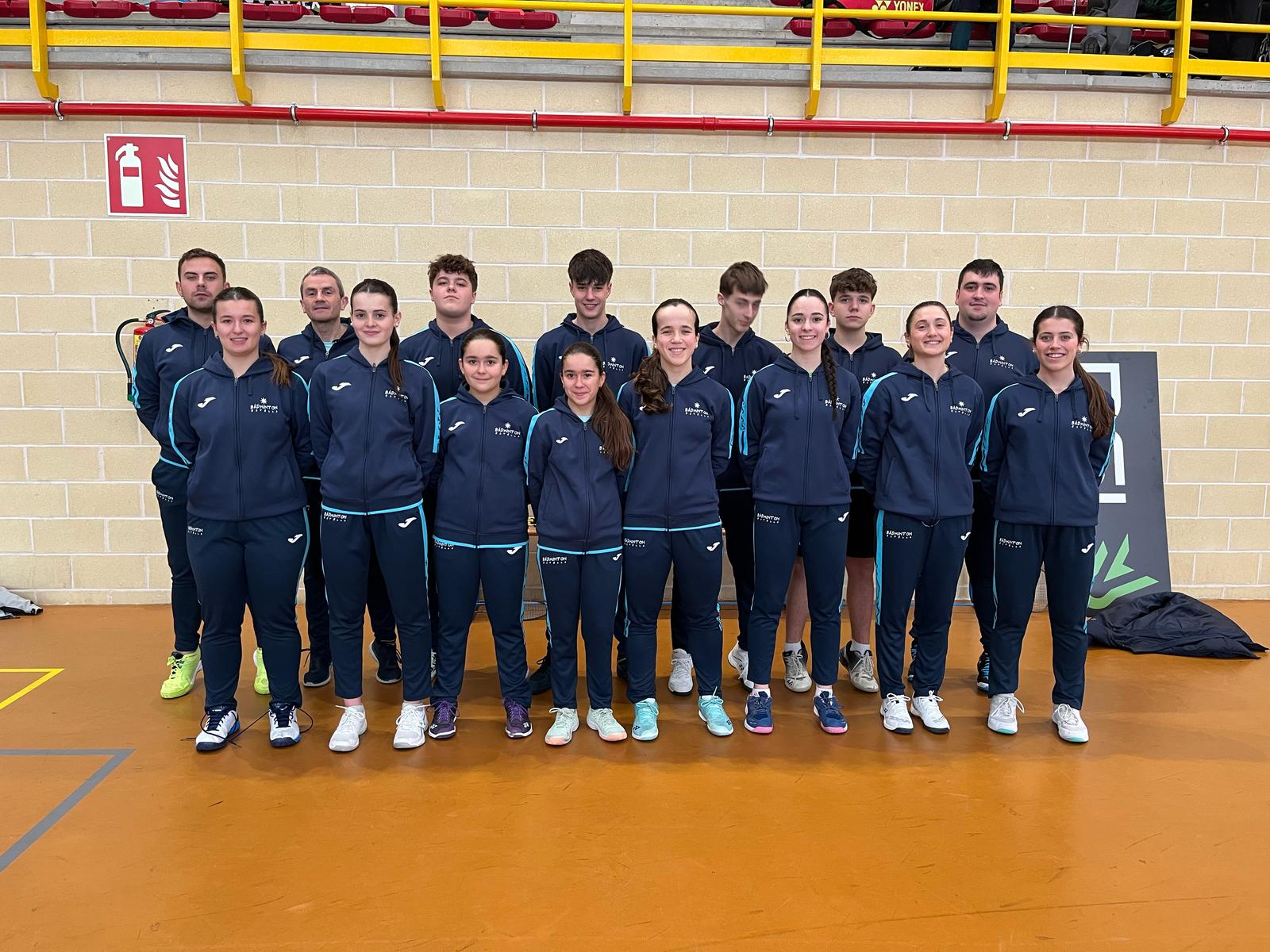 "Éxitos en varios torneos para el Club Bádminton Estella"